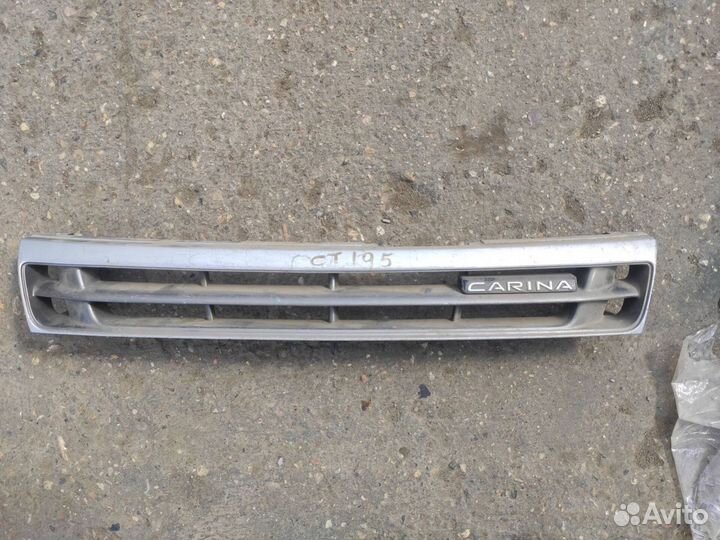 Решетка радиатора Toyota Carina AT190