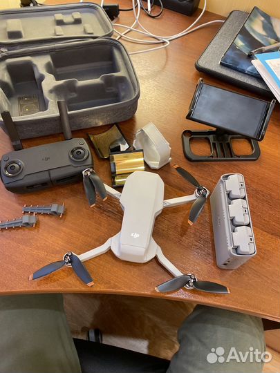 Квадрокоптер dji mini se fly more combo