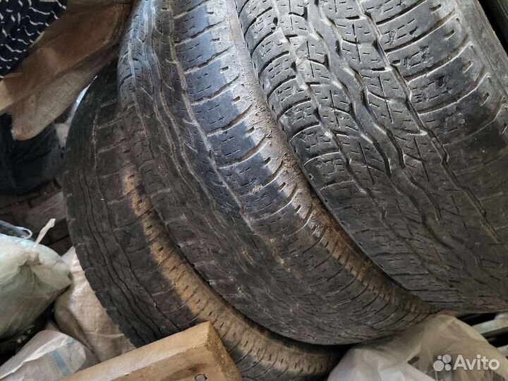 Bridgestone Dueler H/T D687 225/65 R17