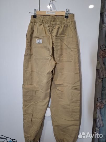 Брюки карго бежевые Bershka