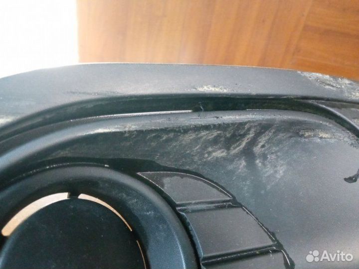 Решетка в бампер накладка птф передняя Renault