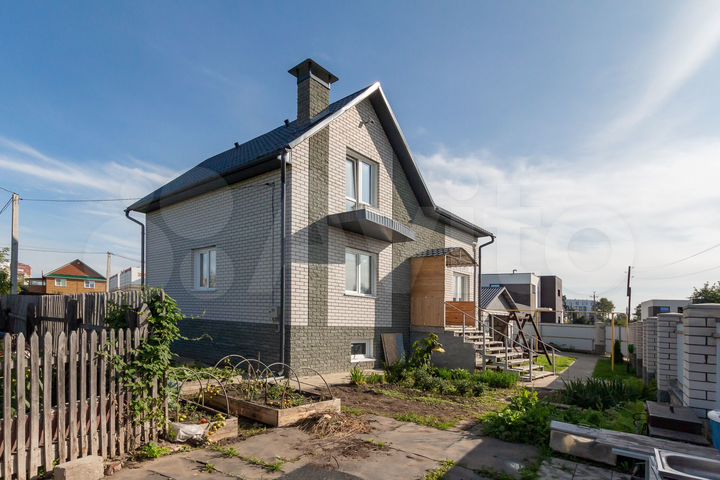 Коттедж 180 м² на участке 5 сот.