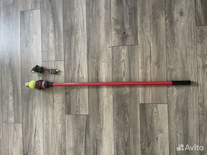 Вибродинамик с телескопическим держателем