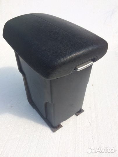 Подлкотник KIA sorento XM 2009-2012