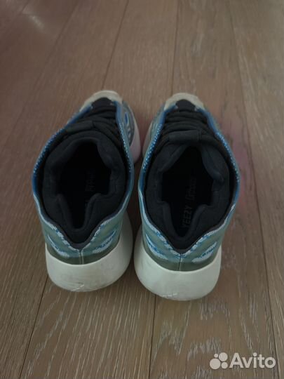 Кроссовки adidas yeezy boost 700