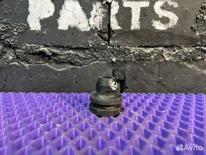 Подушка радиатора Nissan Leaf AZE0-061302 EM57