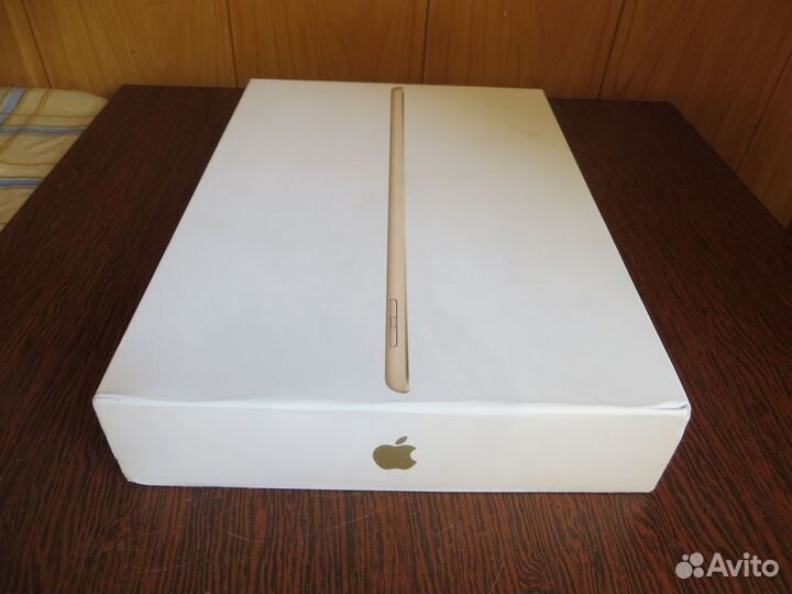 Коробка от iPad Wi-Fi Cellular 128 GB Gold Apple