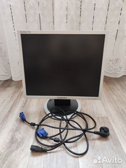 Монитор Samsung 740N 17