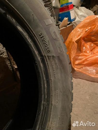 Pirelli Formula Ice 215/60 R17 100