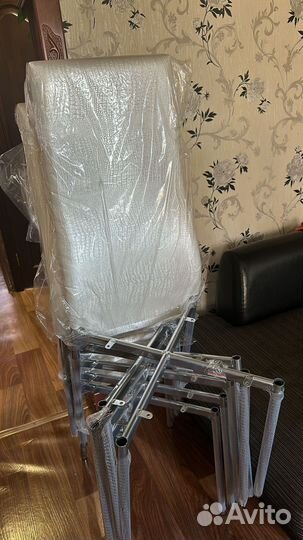 Стулья с дефектом