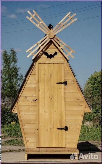 Дачный туалет с дельфином QAK