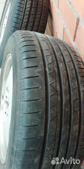 Yokohama 902W 215/55 R16