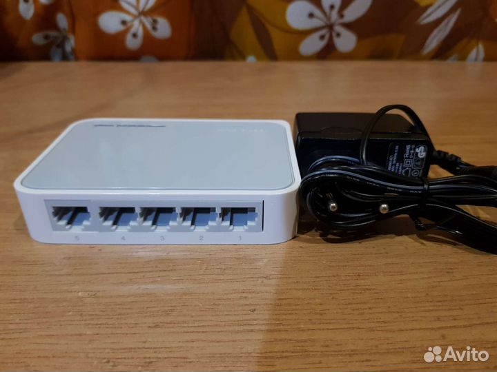 Коммутатор TP-Link TL-SF1005D