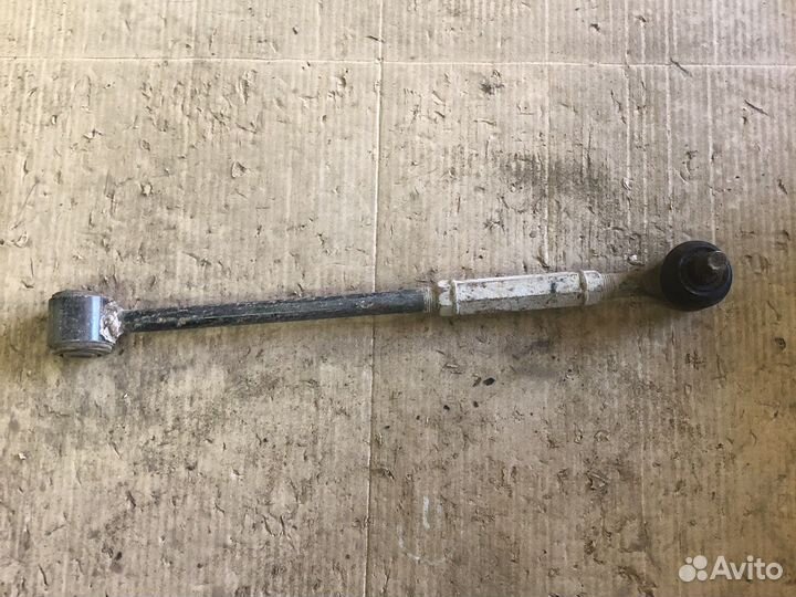 Toyota avensis рычаг