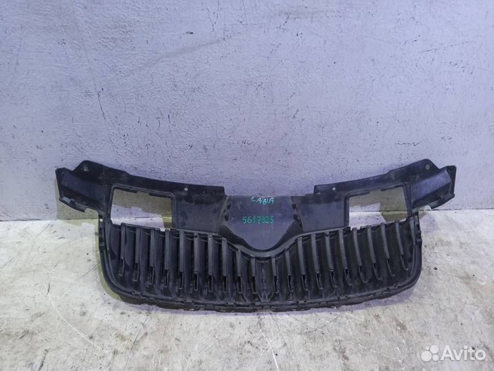 Решетка радиатора Skoda Roomster 5J