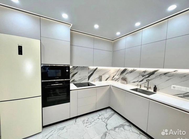 Кухонный гарнитур на заказ от фабрики