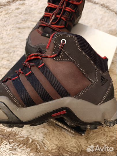 Мужские зимние кроссовки адидас 42 размера бу