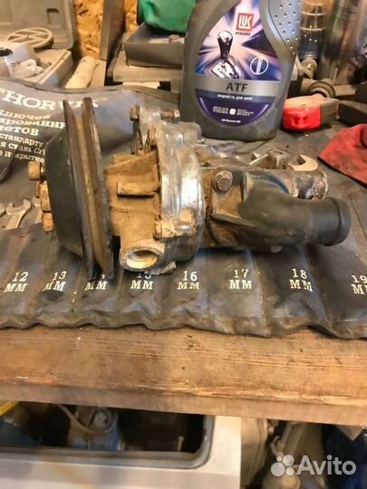 Помпа системы охлаждения Audi 100 C3