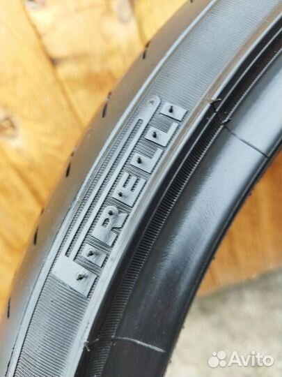 Pirelli P Zero 245/30 R20