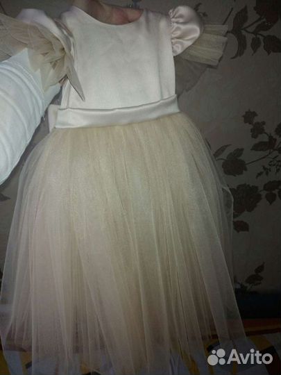 Платье праздничное