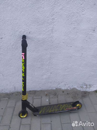 Продам трюковой самокат reaction stunt 2.0