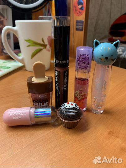 Косметика для губ