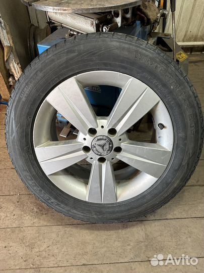 Winmax RacingMax RM23 225/60 R17 99R