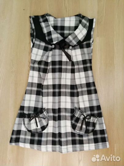 Плвтье на девочку