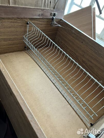 Кухонный навесной шкаф