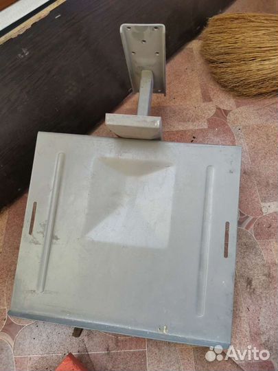 Подставка для телевизора на стену