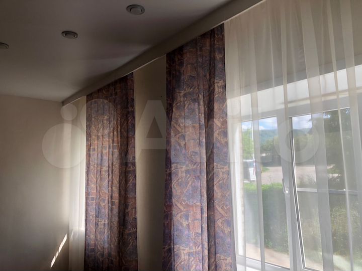 4-к. квартира, 100 м², 1/5 эт.