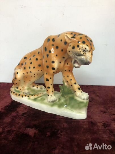 Статуэтка Леопард Sitzendorf Германия