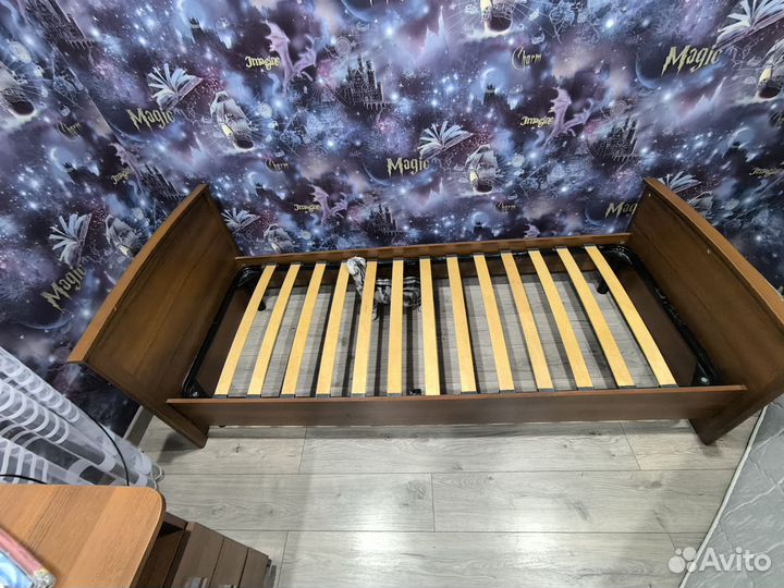 Кровать с матрасом 80 200