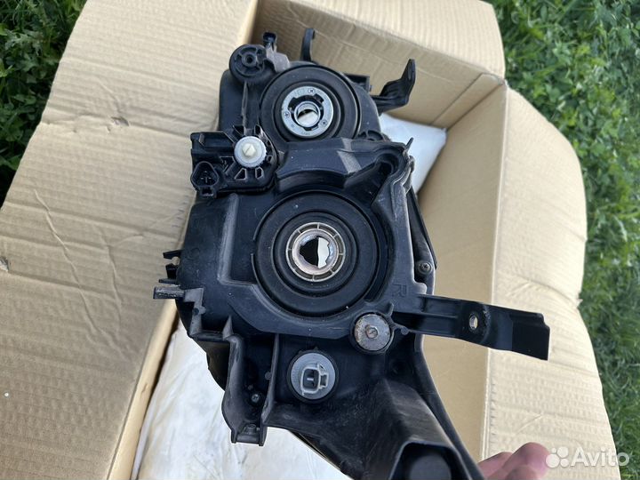 Фара правая на toyota camry 50