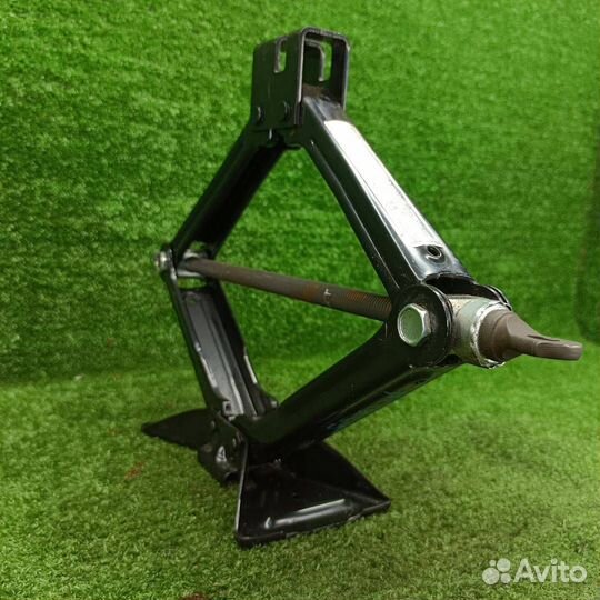 Домкрат Kia Sportage 3 2013 091102Y000