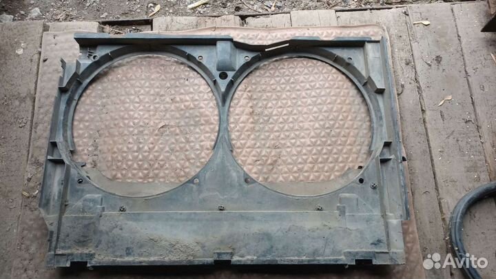 Защитный кожух вентилятора охлаждения w202