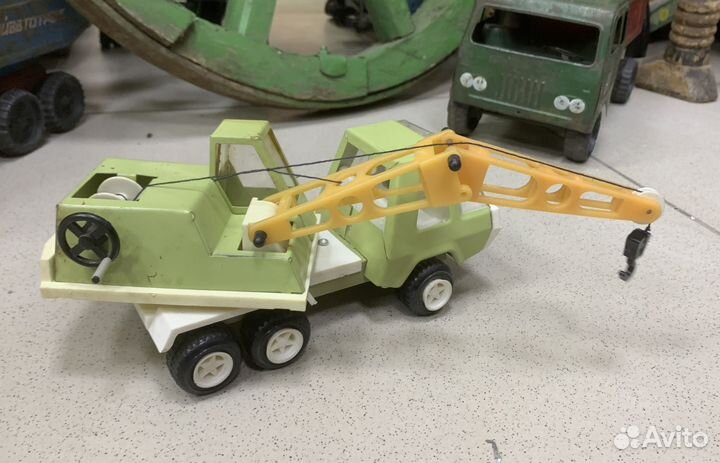 Игрушка Грузовик кран. Сделано в СССР