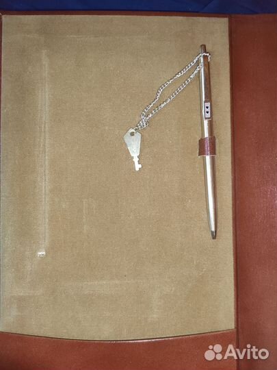 Кожаная папка