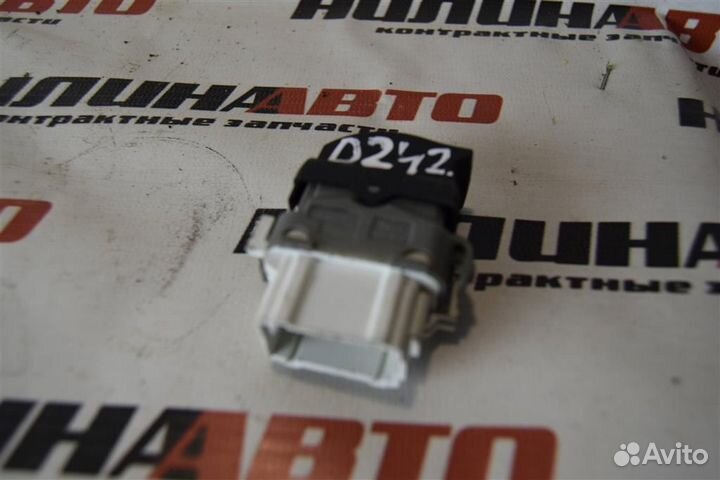 Кнопка стеклоподъемника Рено Меган 2 Сценик2