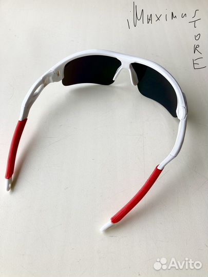 Белые спортивные солнцезащитные очки