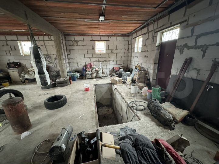Гараж, > 30 м²