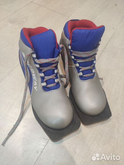 Лыжные ботинки