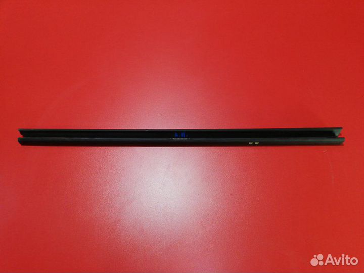 Молдинг стекла двери внешний задний правый Ford