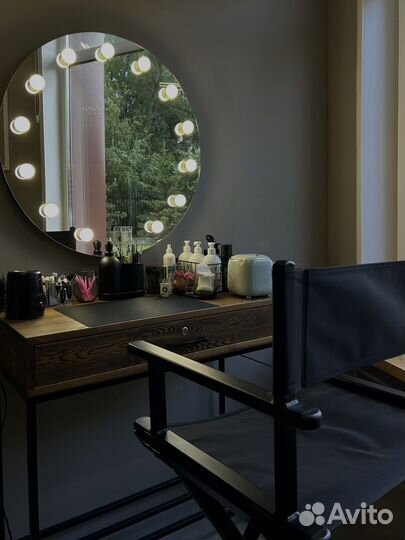 Мастер бровист