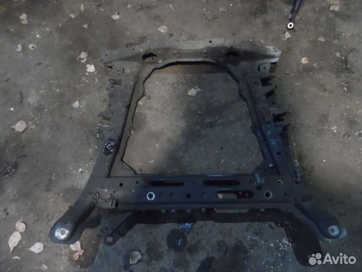 Подрамник рено меган 1