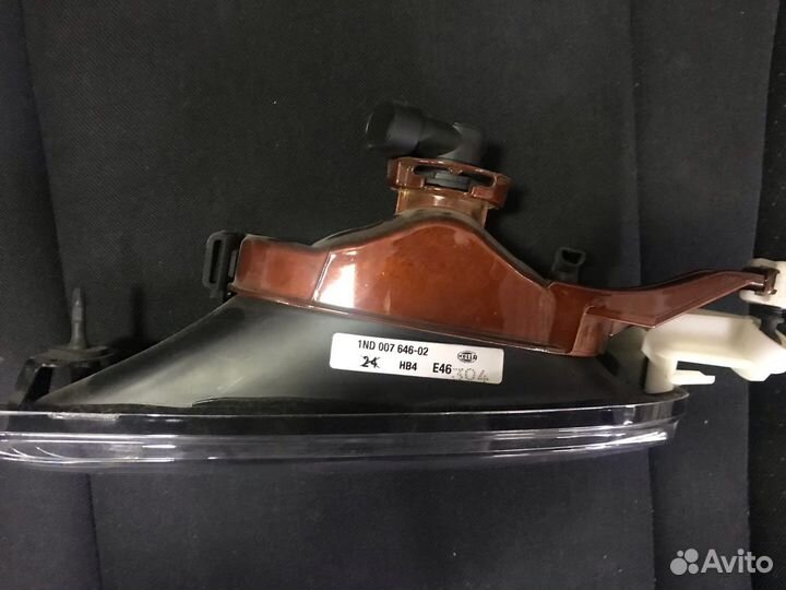 Фара противотуманная правая BMW 3 series E46