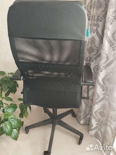 Компьютерное кресло