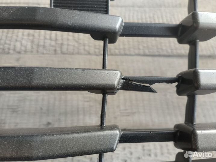 Решетка радиатора Toyota LC 200