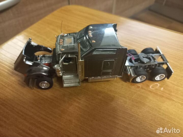 Модель kenworth t800