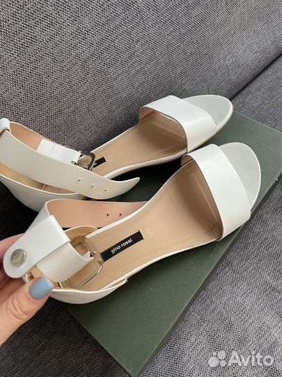 Босоножки Gino Rossi